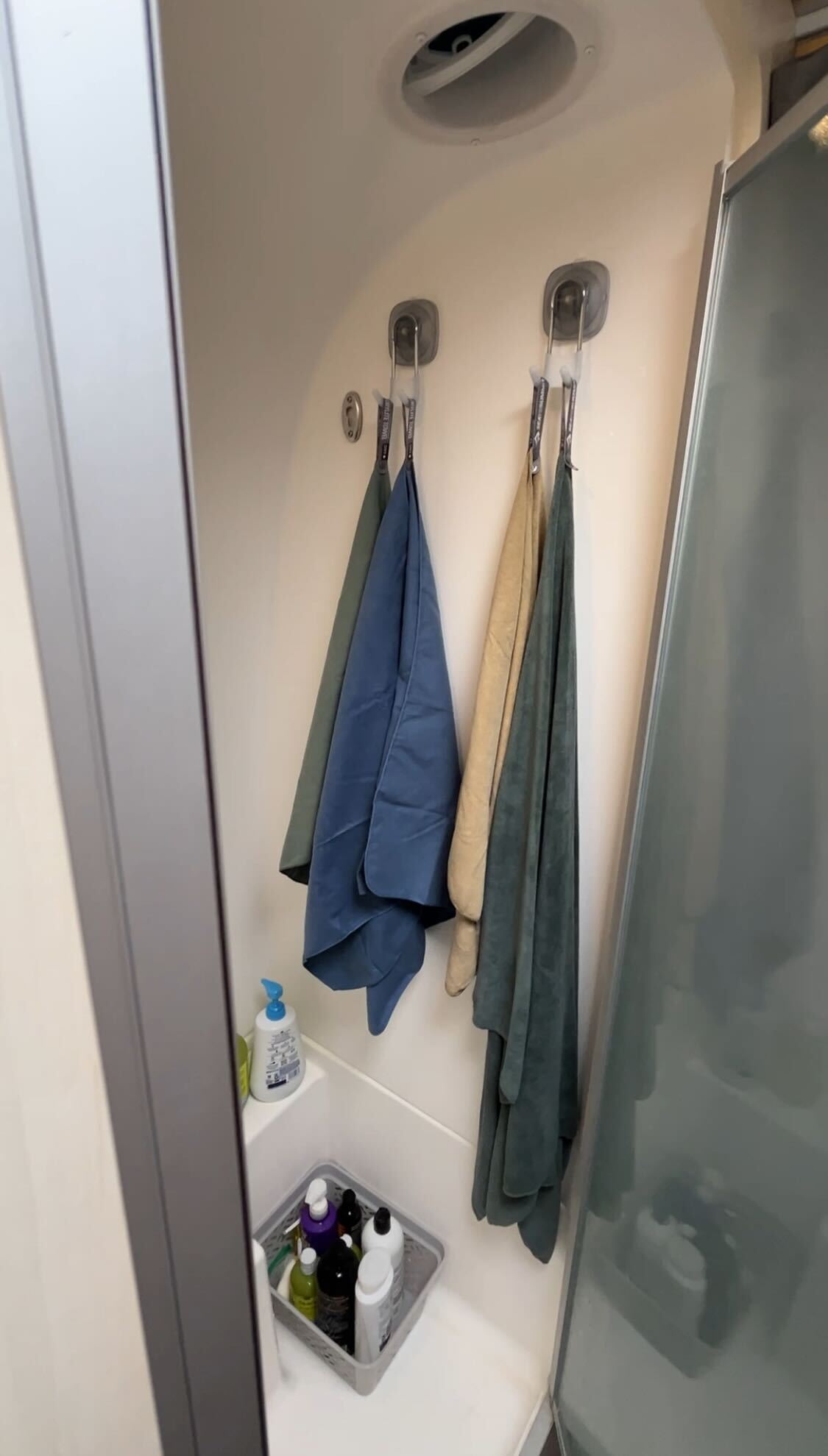 StrongHold™ Suction Hook by OXO