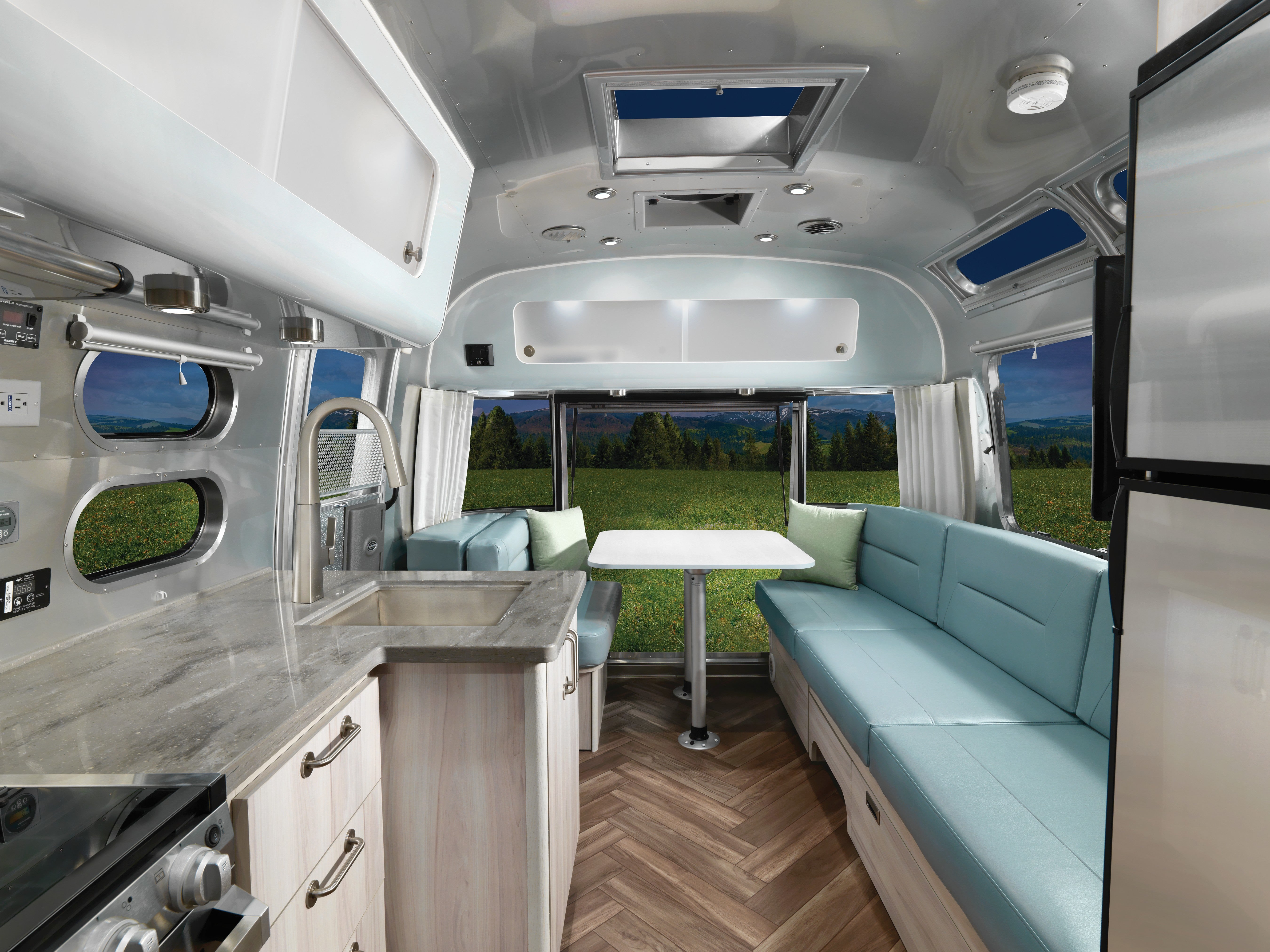 Airstream Threaded and Lock Table Leg System | Part # 382722-02, 382723, 382724