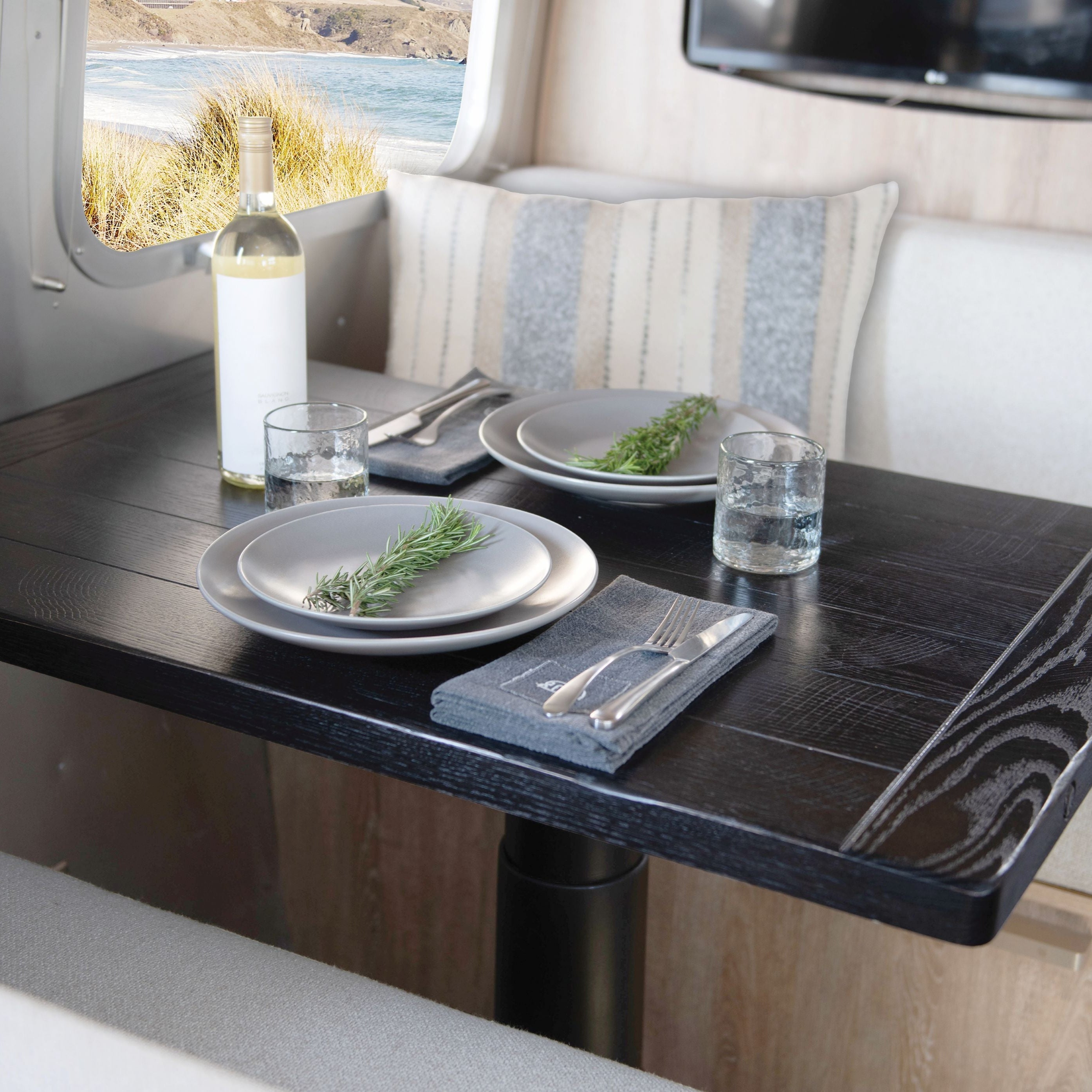 Airstream x Pottery Barn Flatware 20 Pc Set