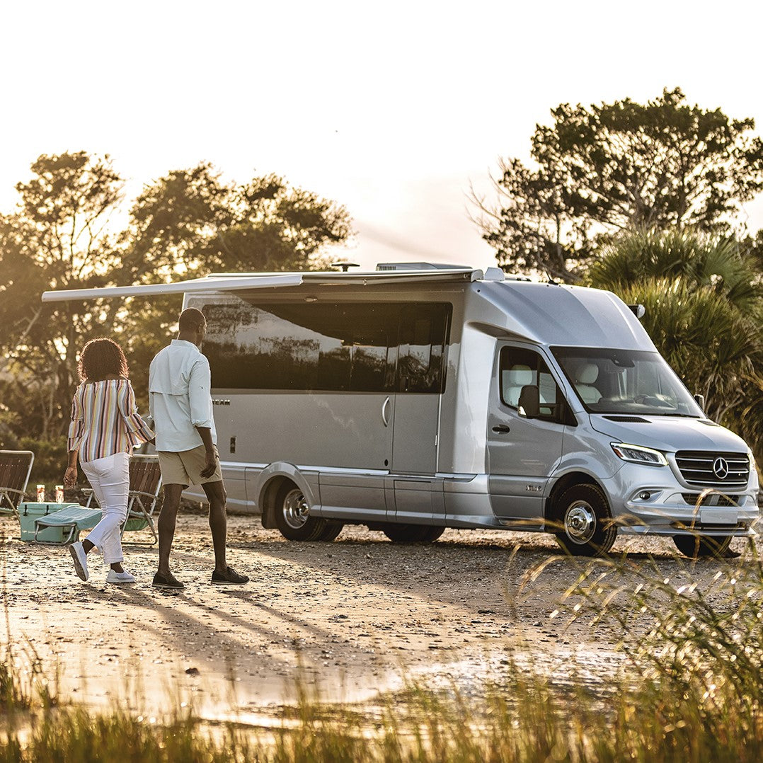 Airstream-Atlas-Class-B-Plus-Luxury-RV-Lifestyle-Exterior-Gallery-Beach (2)
