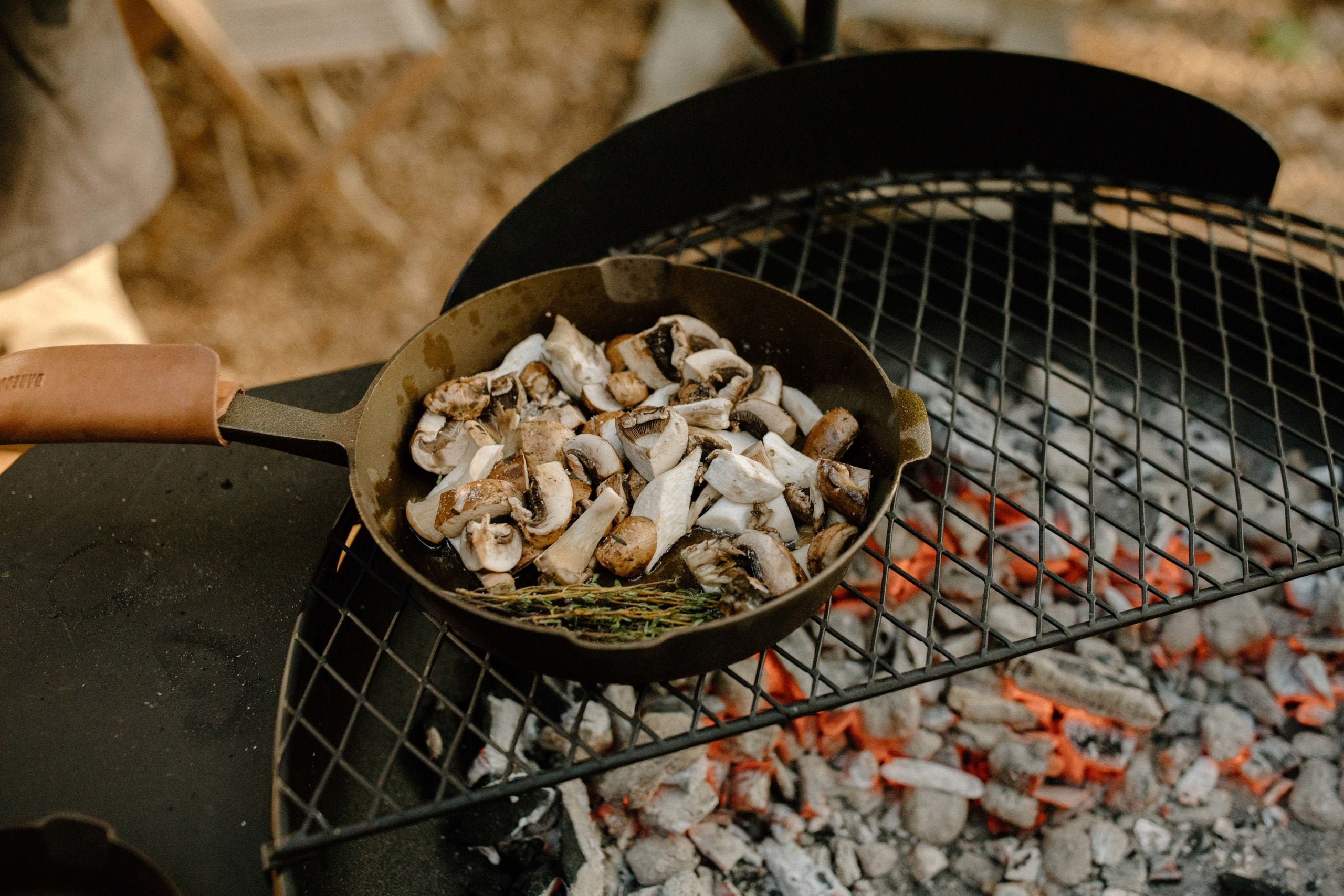 CKW-317_AIOCastIronSkillet-10_LS_02