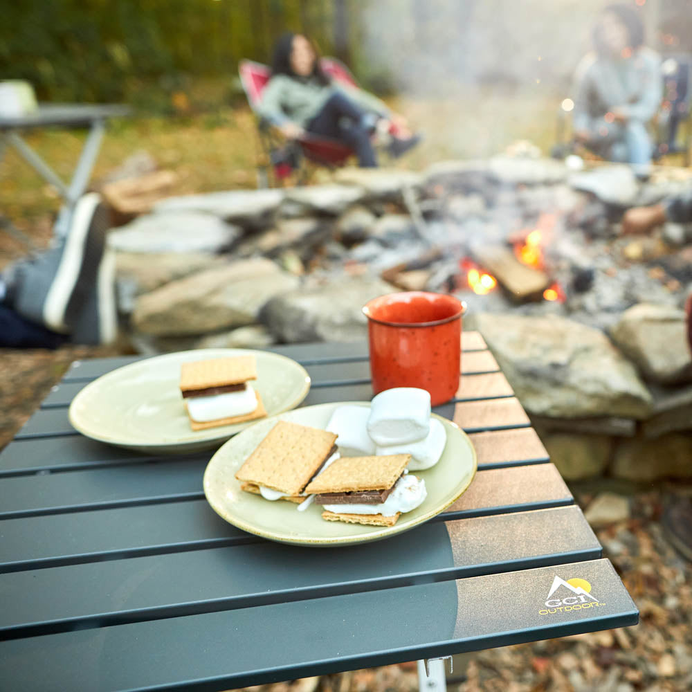 Compact-Camp-Table-20-lifestyle