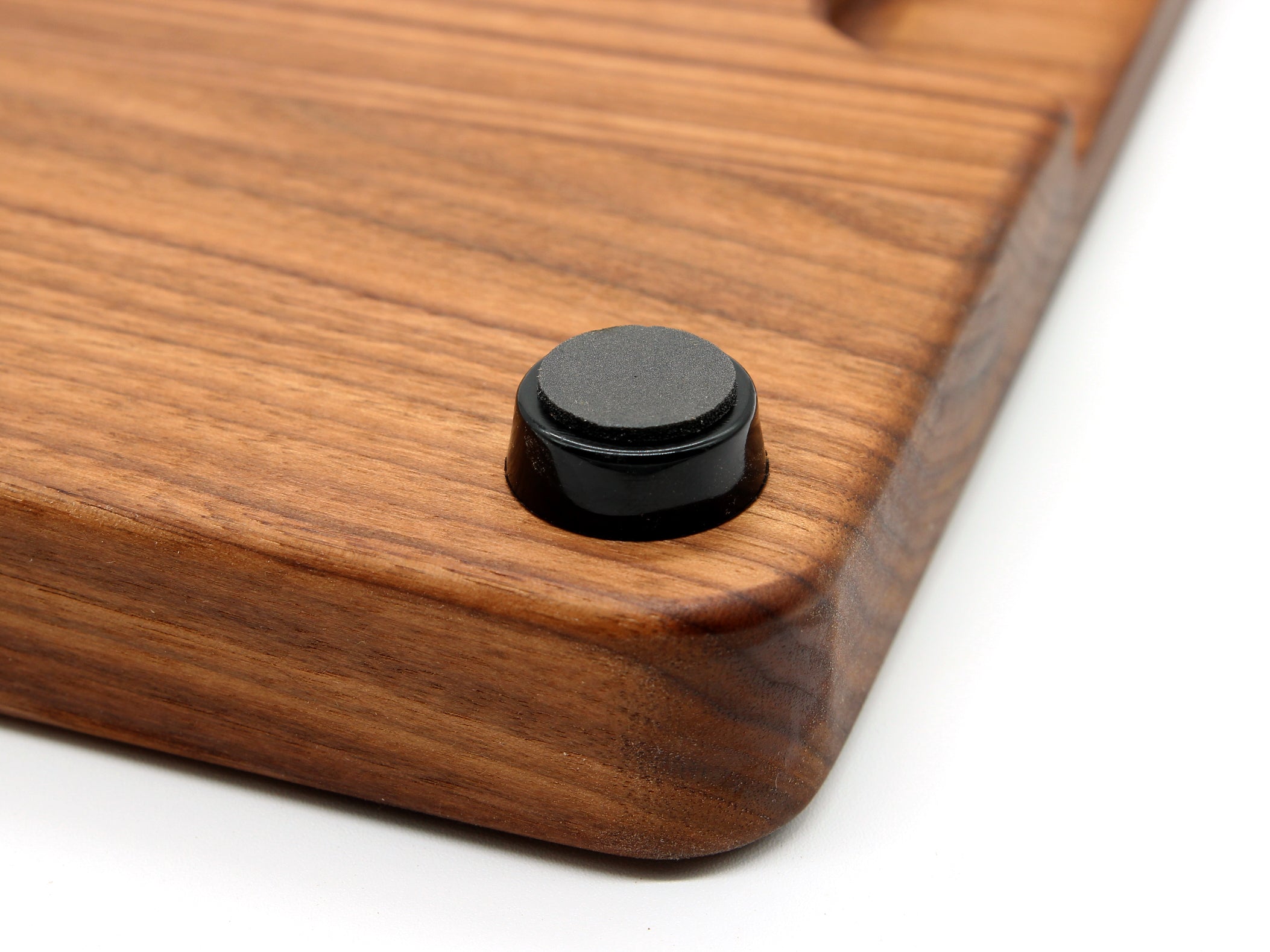 No_Slip_Grip_Feet_Cutting_Board