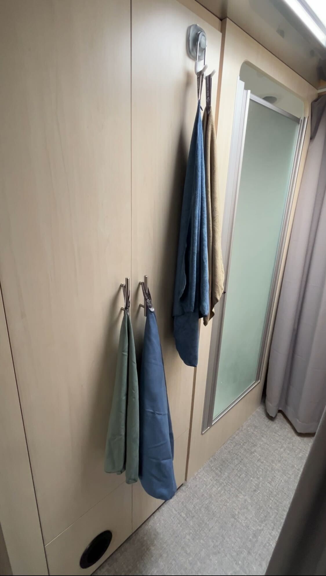 StrongHold™ Suction Hook by OXO