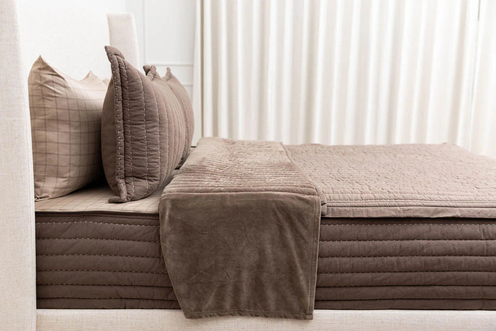 Airstream Custom Fit Spencer Beddy's for Classic Travel Trailers